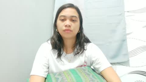 Snapshot of ursexy_pinay_skinny chatting on 05-18-26, 05:35 im jenny online show from 05-18-26, 05:35