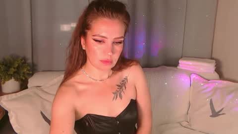 Silvia online show from 10-26-25, 05:35