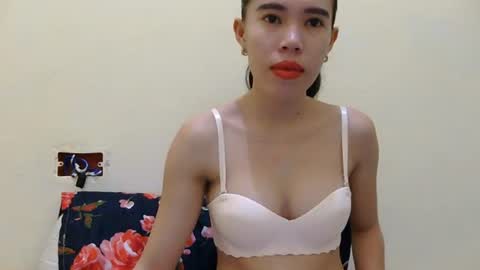 urskinnychix online show from 06-20-26, 12:36