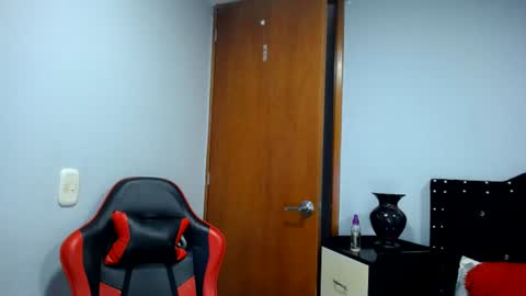 Snapshot of ursulawhite69 chatting on 07-17-26, 01:45 Eveling Blanco online show from 07-17-26, 01:45