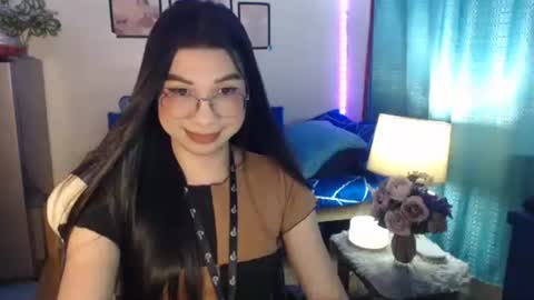 Snapshot of urwetasianprincessxx chatting on 12-20-24, 10:27 Ashley Kate Mateo Gray online show from 12-20-24, 10:27