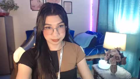 Snapshot of urwetasianprincessxx chatting on 01-06-25, 10:57 Ashley Kate Mateo Gray online show from 01-06-25, 10:57