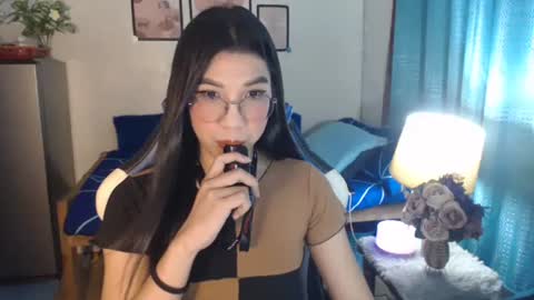 Snapshot of urwetasianprincessxx chatting on 01-26-25, 11:17 Ashley Kate Mateo Gray online show from 01-26-25, 11:17