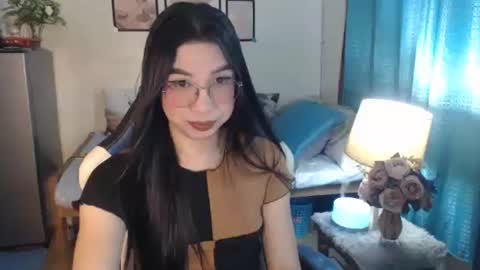 Snapshot of urwetasianprincessxx chatting on 02-20-25, 07:45 Ashley Kate Mateo Gray online show from 02-20-25, 07:45