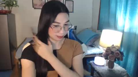 Snapshot of urwetasianprincessxx chatting on 03-05-25, 11:28 Ashley Kate Mateo Gray online show from 03-05-25, 11:28