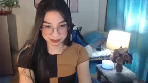 Snapshot of urwetasianprincessxx chatting on 03-10-25, 11:53 Ashley Kate Mateo Gray online show from 03-10-25, 11:53