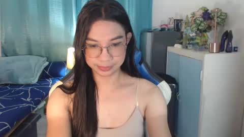 Snapshot of urwetasianprincessxx chatting on 10-05-25, 10:35 Ashley Kate Mateo Gray online show from 10-05-25, 10:35