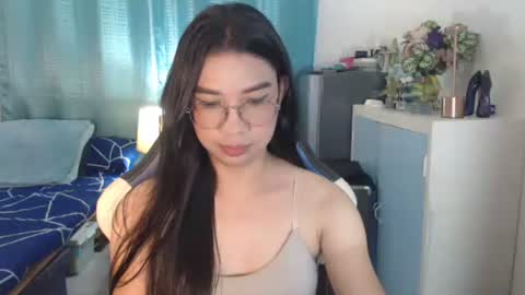 Snapshot of urwetasianprincessxx chatting on 10-07-25, 12:13 Ashley Kate Mateo Gray online show from 10-07-25, 12:13