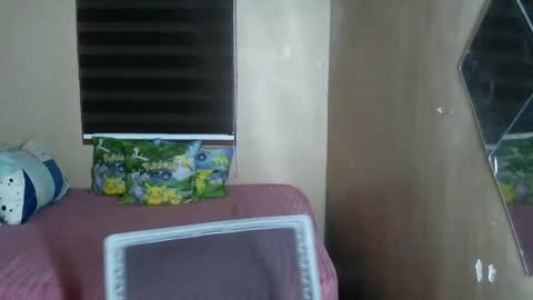 Bella Miles Olivia online show from 05-26-26, 12:12