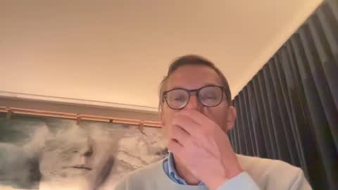 Snapshot of usablemale chatting on 12-19-24, 03:18 P online show from 12-19-24, 03:18