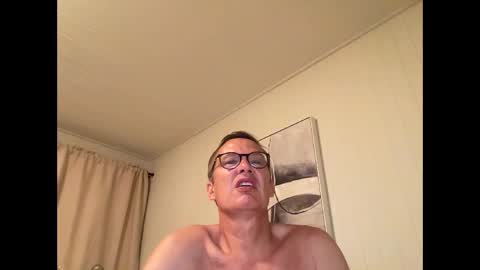 Snapshot of usablemale chatting on 09-24-25, 07:33 P online show from 09-24-25, 07:33