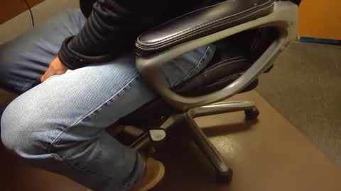 Snapshot of useemie chatting on 04-01-26, 10:40 useemie online show from 04-01-26, 10:40