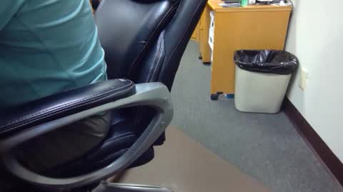 Snapshot of useemie chatting on 04-07-26, 11:04 useemie online show from 04-07-26, 11:04