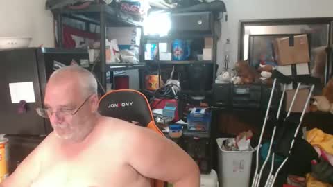 Snapshot of usgoober chatting on 05-24-26, 02:38 Eric online show from 05-24-26, 02:38