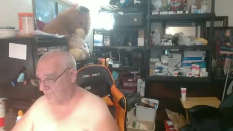 Snapshot of usgoober chatting on 06-21-26, 02:03 Eric online show from 06-21-26, 02:03