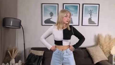 Snapshot of ushacoyt chatting on 03-21-26, 04:21 Victoria online show from 03-21-26, 04:21