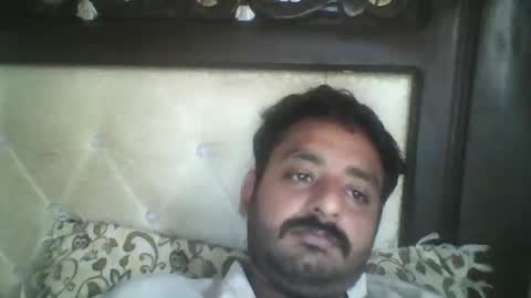 Snapshot of usman184 chatting on 09-12-25, 01:28 Mian184 online show from 09-12-25, 01:28
