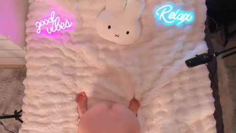 Snapshot of uwuxo chatting on 01-29-25, 09:23 Romy online show from 01-29-25, 09:23