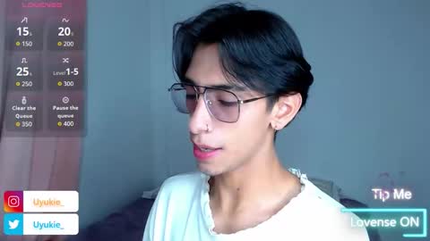 Snapshot of uyukie_ chatting on 11-19-25, 12:54 Uki online show from 11-19-25, 12:54