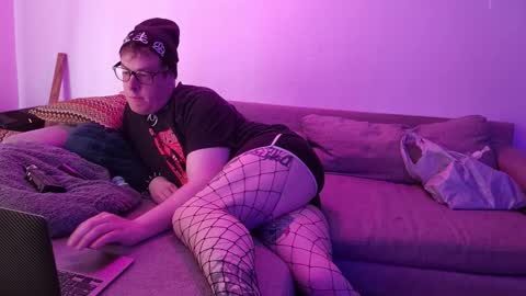 Snapshot of uzumaki239 chatting on 03-03-26, 08:48 Rikki Stormgren online show from 03-03-26, 08:48