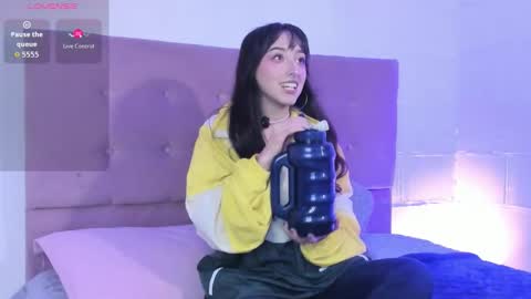 Snapshot of v1cky_ chatting on 11-07-25, 10:32 v1cky_ online show from 11-07-25, 10:32