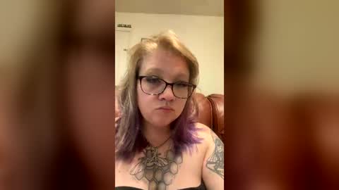 Snapshot of v3lm4 chatting on 07-18-26, 04:49 v3lm4 online show from 07-18-26, 04:49