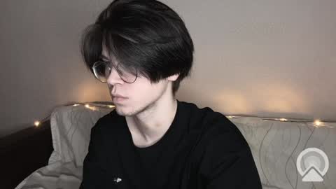 Snapshot of v_allvaress chatting on 12-12-24, 01:49 V online show from 12-12-24, 01:49