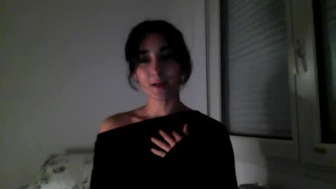 Snapshot of vaenina chatting on 11-13-25, 09:25 Vaen online show from 11-13-25, 09:25