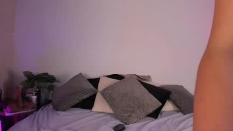 Vainilla online show from 10-29-25, 04:15