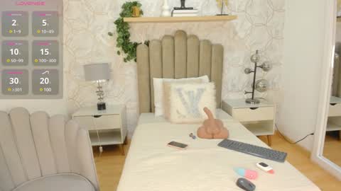 Snapshot of vaiolet__ chatting on 12-10-24, 08:05 Vaiolet online show from 12-10-24, 08:05