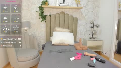 Snapshot of vaiolet__ chatting on 12-12-24, 10:52 Vaiolet online show from 12-12-24, 10:52