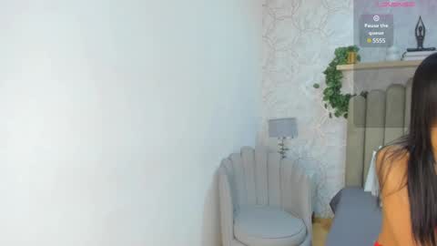Snapshot of vaiolet__ chatting on 12-15-24, 07:53 Vaiolet online show from 12-15-24, 07:53
