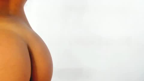 Snapshot of vaiolet__ chatting on 02-14-25, 10:47 Vaiolet online show from 02-14-25, 10:47