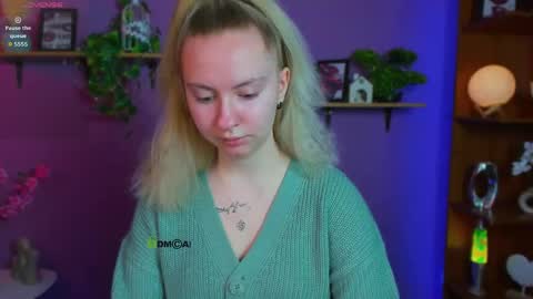 vaiolet_lovely online show from 04-23-26, 06:32