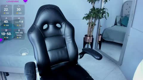 Snapshot of vaiolethsan chatting on 05-02-26, 02:55 Vaioleth online show from 05-02-26, 02:55