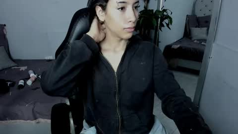 Snapshot of vaiolethsan chatting on 05-06-26, 12:32 Vaioleth online show from 05-06-26, 12:32
