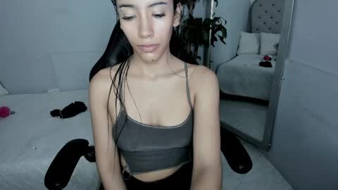 Snapshot of vaiolethsan chatting on 05-07-26, 01:49 Vaioleth online show from 05-07-26, 01:49