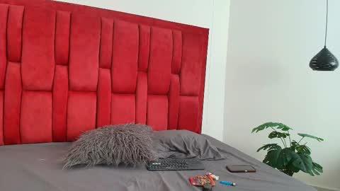 Snapshot of vaiolett_smith chatting on 03-01-25, 01:29 V A I O L E T T S M I T H online show from 03-01-25, 01:29