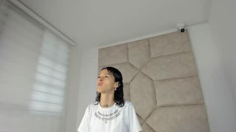 Snapshot of vaiolett_smith chatting on 09-17-25, 11:12 V A I O L E T T S M I T H online show from 09-17-25, 11:12