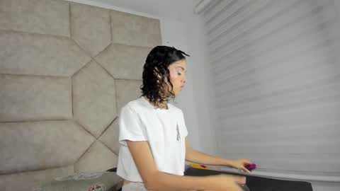 Snapshot of vaiolett_smith chatting on 09-20-25, 10:05 V A I O L E T T S M I T H online show from 09-20-25, 10:05