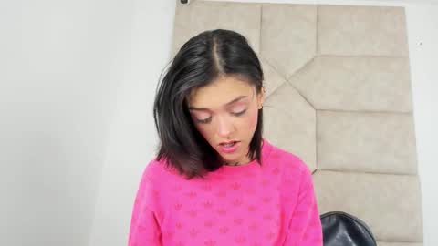 Snapshot of vaiolett_smith chatting on 11-06-25, 01:34 V A I O L E T T S M I T H online show from 11-06-25, 01:34