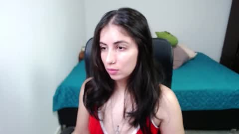 Snapshot of val_angelll chatting on 12-14-25, 05:24 valentina online show from 12-14-25, 05:24