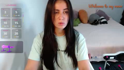 Snapshot of val_angelll chatting on 02-12-26, 03:45 valentina online show from 02-12-26, 03:45