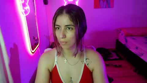 Snapshot of val_angelll chatting on 06-11-26, 02:53 valentina online show from 06-11-26, 02:53