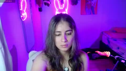Snapshot of val_angelll chatting on 06-12-26, 04:00 valentina online show from 06-12-26, 04:00