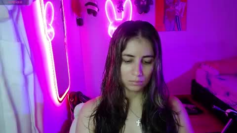 Snapshot of val_angelll chatting on 06-14-26, 03:41 valentina online show from 06-14-26, 03:41