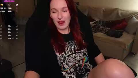 Snapshot of val_manson chatting on 10-23-25, 08:07 Val online show from 10-23-25, 08:07