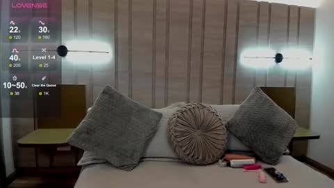 Snapshot of val_rossi chatting on 09-25-25, 03:32 Valentina online show from 09-25-25, 03:32