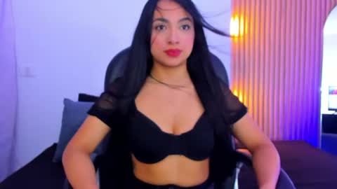 Snapshot of valee_gomezz1 chatting on 07-19-26, 01:59 Vale online show from 07-19-26, 01:59