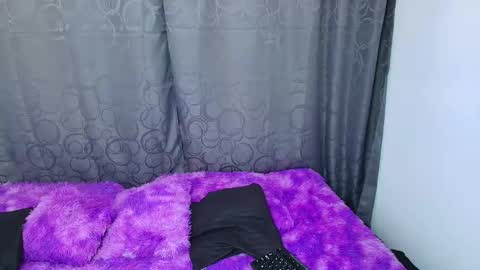 Snapshot of valeentiinaa_ chatting on 02-22-25, 01:22 VALENTINA online show from 02-22-25, 01:22